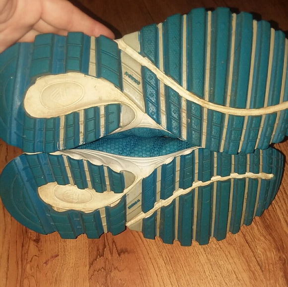 Shoes - Picture 4 of 4